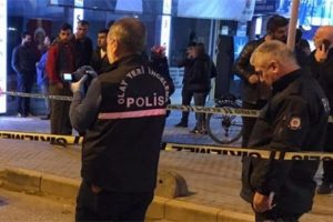 Silahlı kavgada kan aktı