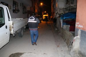 Alkoll&uuml; şahıs ağabeyini defalarca bı&ccedil;aklayarak ağır yaraladı