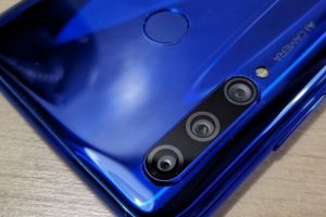 Honor 10i basın g&ouml;rselleri ortaya &ccedil;ıktı