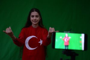 Green Screen teknolojisi sayesinde &ouml;ğrenciler eğlenerek &ouml;ğreniyor