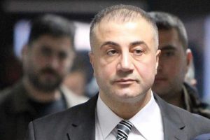 Sedat Peker'den 'ruhsatlı silah verilmesi' &ccedil;ağrısı