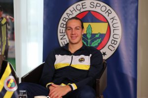 Fenerbah&ccedil;eli Frey Almanya'da ameliyat oldu