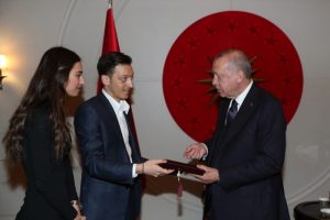 Mesut &Ouml;zil'in nikah şahidi Erdoğan olacak