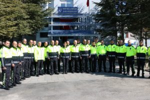 Trafik polislerine yeni kıyafet