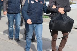 8 kişiye "ter&ouml;r &ouml;rg&uuml;t&uuml; propagandası"ndan g&ouml;zaltı