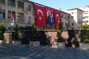Mersin B&uuml;y&uuml;kşehir Belediyesi'ne haciz şoku