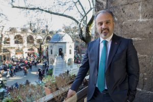B&uuml;y&uuml;kşehir Belediye Başkanı Aktaş Bursa sevdasını mısralara d&ouml;kt&uuml;