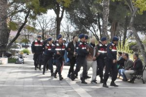 FET&Ouml;'den ihra&ccedil; eski asker baba-oğul yakalandı