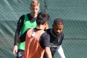 Beşiktaş, milli oyuncularından yoksun &ccedil;alıştı