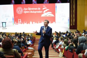 Bakan Sel&ccedil;uk, 'Ziya &Ouml;ğretmen İle Eğitim Buluşmaları'nda