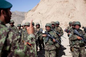 Taliban 58 Afgan askerini esir aldı