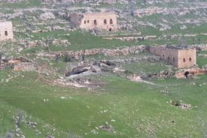 Mardin'de ter&ouml;ristlerin sığınak olarak kullandığı mağaraya operasyon