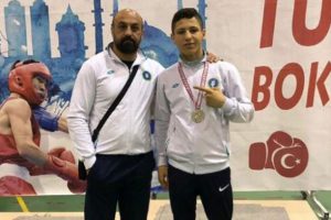 Boks&ouml;r Ferhat İncekaya T&uuml;rkiye 2.'si oldu