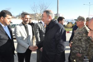 Milli Savunma Bakanı Akar Şırnak'ta