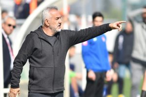 Manisa B&uuml;y&uuml;kşehir Belediyespor kazanıp bekleyecek