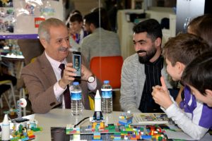 Suriyeli astronot Faris, Bursalı gen&ccedil;lere deneyimlerini anlattı