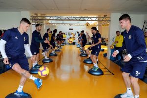 Fenerbah&ccedil;e salonda &ccedil;alıştı