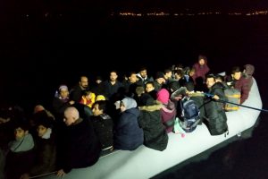 20 kişilik lastik botta 60 kişi ile &ouml;l&uuml;m&uuml;ne yolculuk