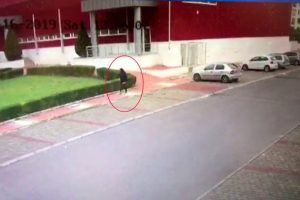Kapka&ccedil;&ccedil;ılar gen&ccedil; kıza dehşet yaşattı