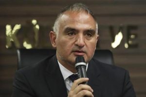 Bakan Ersoy "Yenikapı'ya cruise limanı yapılacak"
