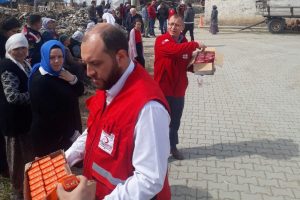 Deprem b&ouml;lgesinde yaralar sarılmaya başlandı