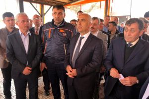 Denizli Valisi deprem b&ouml;lgesinde incelemelerde bulundu