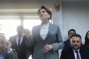 Meral Akşener: Siz bakmayın tepede esen r&uuml;zgara