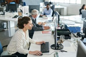 Ofis &ccedil;alışanlarına, bel ve sırt ağrıları i&ccedil;in 11 &ouml;neri
