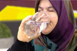 Günde 25 litre su içen kadın, hayat hikayesiyle ağızları açık bıraktı