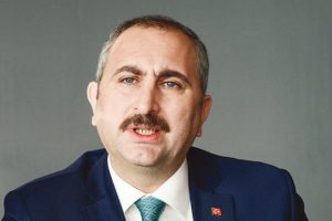 Adalet Bakanı G&uuml;l'den "Karadzic" mesajı