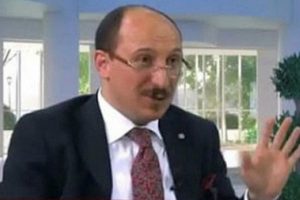 'Profes&ouml;r' olarak TV'lerde boy g&ouml;steriyordu, foyası ortaya &ccedil;ıktı!