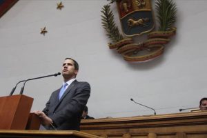 Venezuela muhalefeti trafiği kilitlemeye &ccedil;alışacak