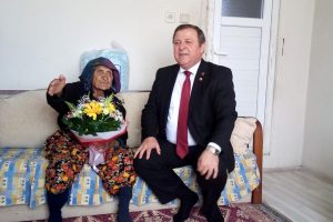 Bursa'da 119 yaşındaki Fatma nineye sürpriz