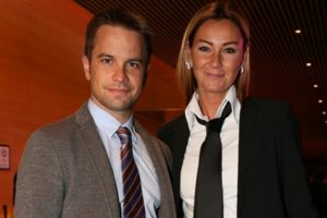 Pınar Altuğ'u &ccedil;ıldırttı: "Adamın gen&ccedil;liğini yedin"
