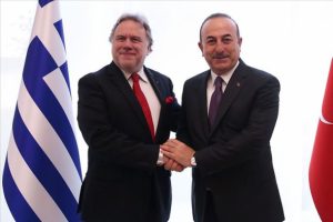 Bakan &Ccedil;avuşoğlu Yunan mevkidaşı ile ortak basın toplantısı d&uuml;zenledi