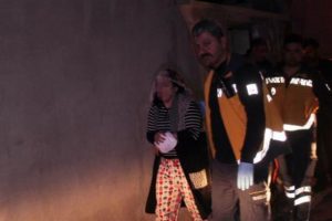 Kavga eden &ccedil;ift, birbirini bı&ccedil;akla yaraladı