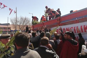 Erzincan'da fidan izdihamı