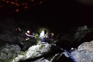 U&ccedil;urumdan d&uuml;şen gen&ccedil; kızın v&uuml;cudunda kırıklar oluştu