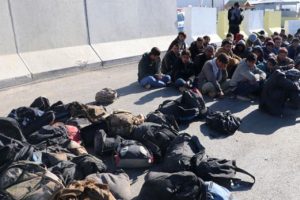 72 d&uuml;zensiz g&ouml;&ccedil;men yakalandı
