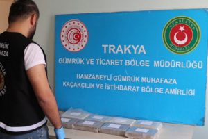 Sınır kapısında bulunan valizden &ccedil;ıktı! 1 tutuklama