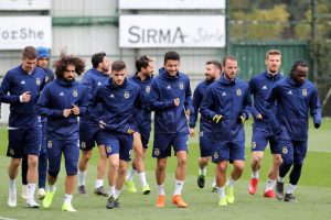 Fenerbah&ccedil;e'de hazırlıklar s&uuml;r&uuml;yor