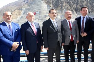 Bakan D&ouml;nmez Hidroelektrik Santralinde incelemelerde bulundu