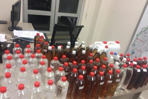 Yaptıkları i&ccedil;kileri pazarlamaya &ccedil;alışan 2 kişi yakalandı