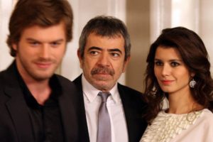 Aşk-ı Memnu'nun senaristlerinden Romanya'ya dava!
