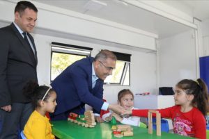 Tarım iş&ccedil;ilerinin &ccedil;ocukları i&ccedil;in 'mobil sınıf'