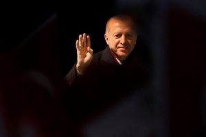 "Atat&uuml;rk'&uuml;n duruşu Erdoğan'ın şahsında ayaktadır ve g&uuml;&ccedil;l&uuml;d&uuml;r"
