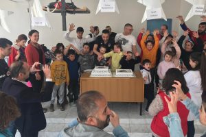 Beşiktaşlılar Derneği &ouml;zel &ouml;ğrencileri mutlu etti