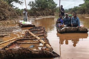 Mozambik'te 15 bin kişi kurtarılmayı bekliyor