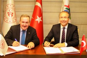 KYK'lı gen&ccedil;ler korta iniyor
