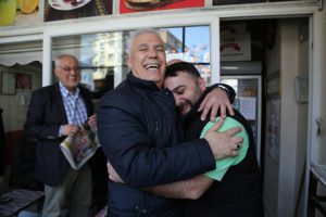 Bursa B&uuml;y&uuml;kşehir Belediye Başkan Adayı Bozbey: Dikkaldırım'ın yol ve otopark sorunu kalmayacak